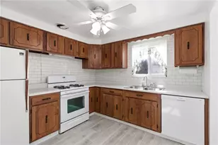 1045 Fiddleback Dr, McKees Rocks, PA 15136 - Photo 10