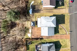 1045 Fiddleback Dr, McKees Rocks, PA 15136 - Photo 2