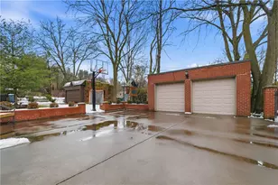 1391 Terrace Dr, Pittsburgh, PA 15228 - Photo 38