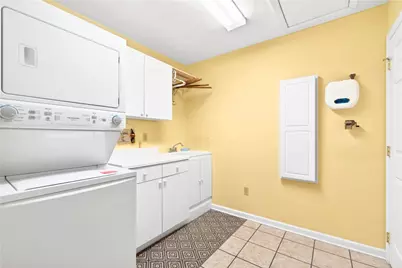 6261 Overlook Lane, Rostraver, PA 15012 - Photo 36