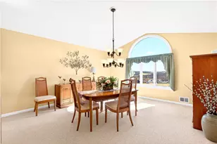 6261 Overlook Ln, Rostraver, PA 15012 - Photo 12