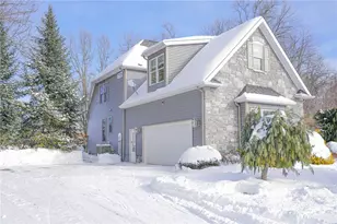 272 Cabernet Dr, New Castle, PA 16105 - Photo 4