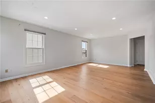 7053 Highland Creek Dr, Bridgeville, PA 15017 - Photo 6