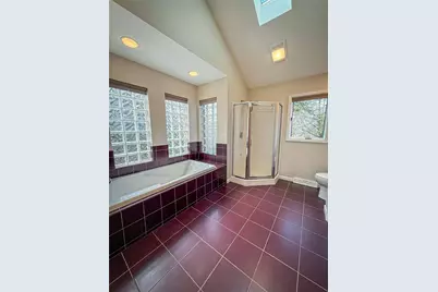 319 Lakewood Dr, Center Township, PA 16001 - Photo 24