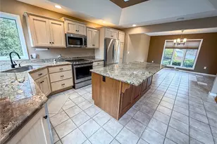 319 LakeWood Dr, Center Township, PA 16001 - Photo 12