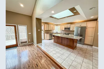 319 Lakewood Dr, Center Township, PA 16001 - Photo 16