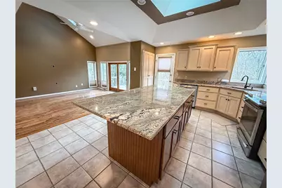 319 Lakewood Dr, Center Township, PA 16001 - Photo 10