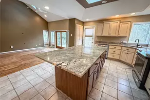 319 LakeWood Dr, Center Township, PA 16001 - Photo 10