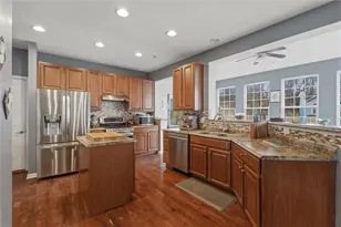 11621 Beacon Dr, Irwin, PA 15642 - Photo 4