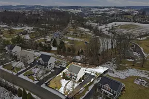 1007 Fieldstone Dr, Cecil, PA 15317 - Photo 2