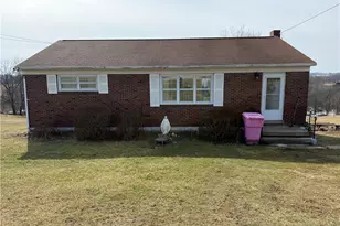 665 Lincoln Ave, Bentleyville, PA 15314 - Photo 2