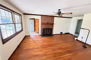 5684 Valleyview Dr, Bethel Park, PA 15102 - Photo 10