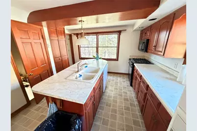 5684 Valleyview Dr, Bethel Park, PA 15102 - Photo 4