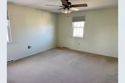 8612 E Barkhurst Dr, Pittsburgh, PA 15237 - Photo 10