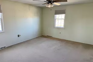 8612 E Barkhurst Dr, Pittsburgh, PA 15237 - Photo 10