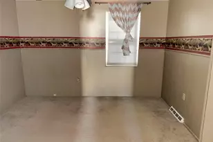 8612 E Barkhurst Dr, Pittsburgh, PA 15237 - Photo 14