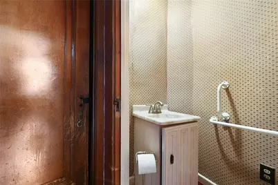 36 Commonwealth Ave, Duquesne, PA 15110 - Photo 26