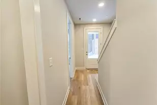 305 Frederick Ln, Cranberry Township, PA 16066 - Photo 6