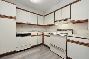 1987 Centurion Dr, Pittsburgh, PA 15221 - Photo 16