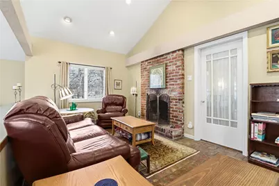 136 W Swissvale Ave, Pittsburgh, PA 15218 - Photo 16