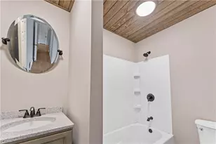 864 Main St, McClellandtown, PA 15458 - Photo 10