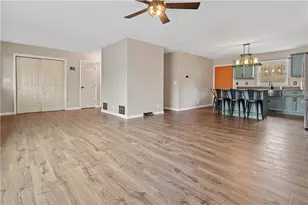 864 Main St, McClellandtown, PA 15458 - Photo 18