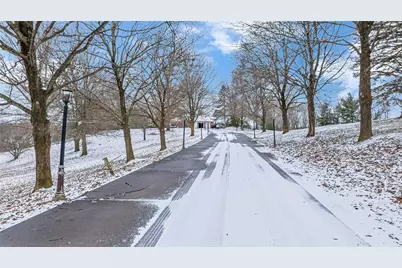 450 Knollwood Cir, Economy, PA 15042 - Photo 14