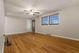 299 Hansen Ave, Ellwood City, PA 16117 - Photo 18