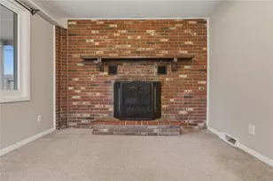 299 Hansen Ave, Ellwood City, PA 16117 - Photo 8