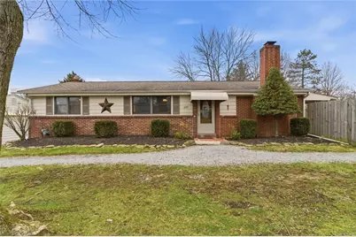 299 Hansen Ave, Ellwood City, PA 16117 - Photo 2