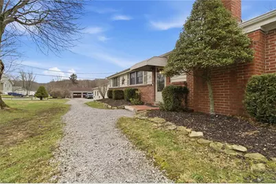 299 Hansen Ave, Ellwood City, PA 16117 - Photo 4