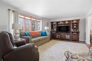 109 Holly Dr, Canonsburg, PA 15317 - Photo 6