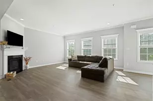 209 Lockheed Dr, Coraopolis, PA 15108 - Photo 10