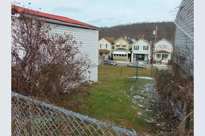 910 Lincoln Ave, Charleroi Boro, PA 15022 - Photo 28