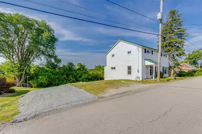 533 Center Hill Rd, Pittsburgh, PA 15239 - Photo 2