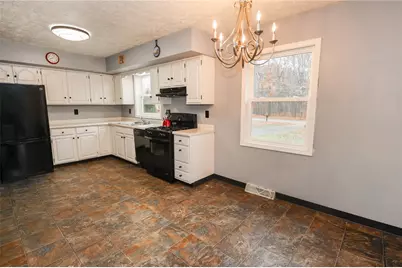 470 N Liberty Rd, Liberty Township, PA 16127 - Photo 8