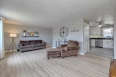 14114 Valley View Dr, White Oak, PA 15131 - Photo 4