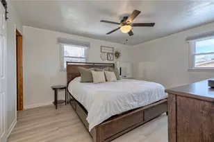 14114 Valley View Dr, White Oak, PA 15131 - Photo 18