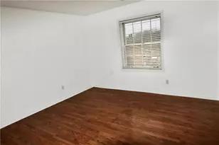 1010 Margarite Dr, Scott Township, PA 15216 - Photo 10