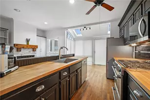 10098 Mansion Dr, Pittsburgh, PA 15044 - Photo 12