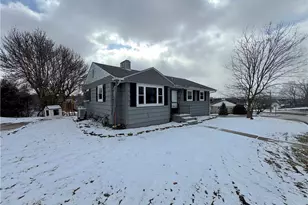 75 N Westmoreland Ave, Hempfield Township, PA 15601 - Photo 2