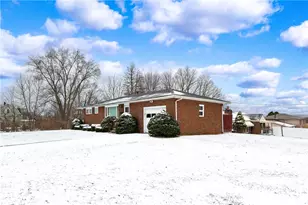 35 Kedron St, Wheatland, PA 16161 - Photo 2