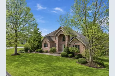 1000 Fawn Valley Dr, Cecil, PA 15317 - Photo 2