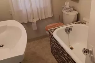 408 E Garfield Ave, New Castle, PA 16105 - Photo 14