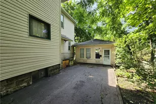 408 E Garfield Ave, New Castle, PA 16105 - Photo 2