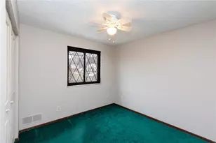 3195 Camberly Dr, Hampton, PA 15044 - Photo 10