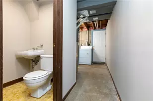 3195 Camberly Dr, Hampton, PA 15044 - Photo 16