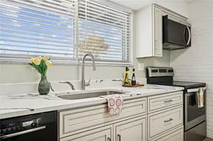 3133 Camberly Dr, Hampton, PA 15044 - Photo 2