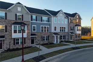 470 Nolan Cir, Cranberry Township, PA 16066 - Photo 2