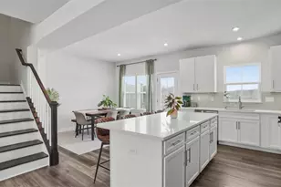 470 Nolan Cir, Cranberry Township, PA 16066 - Photo 6